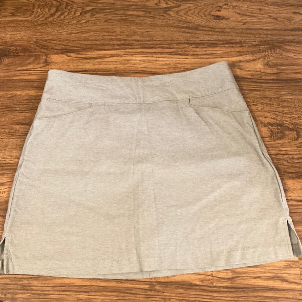 Lady Hagen golf skort size M
